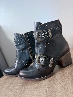 Freebird Selina boots